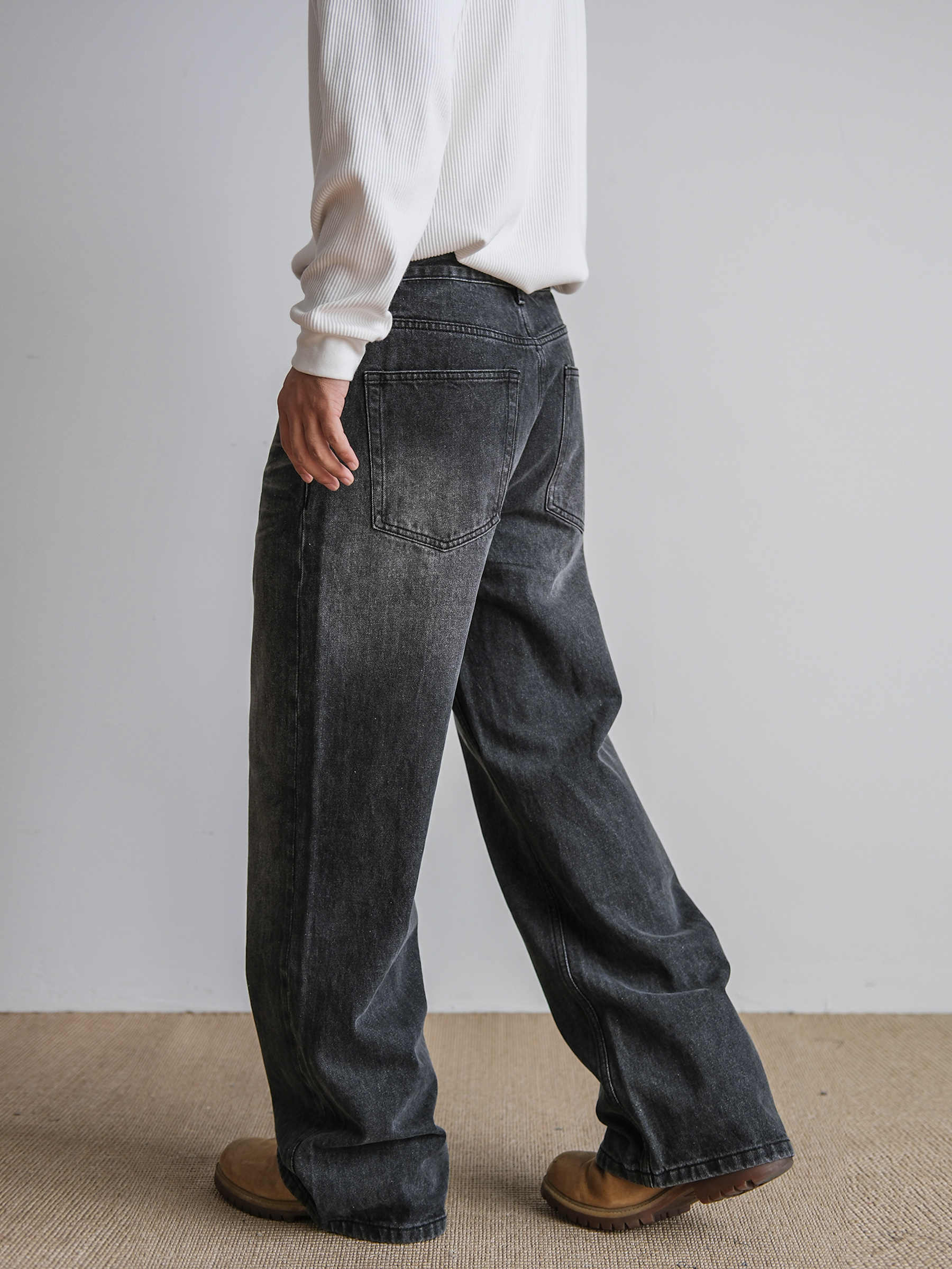  Straight Retro Black Washed Jeans