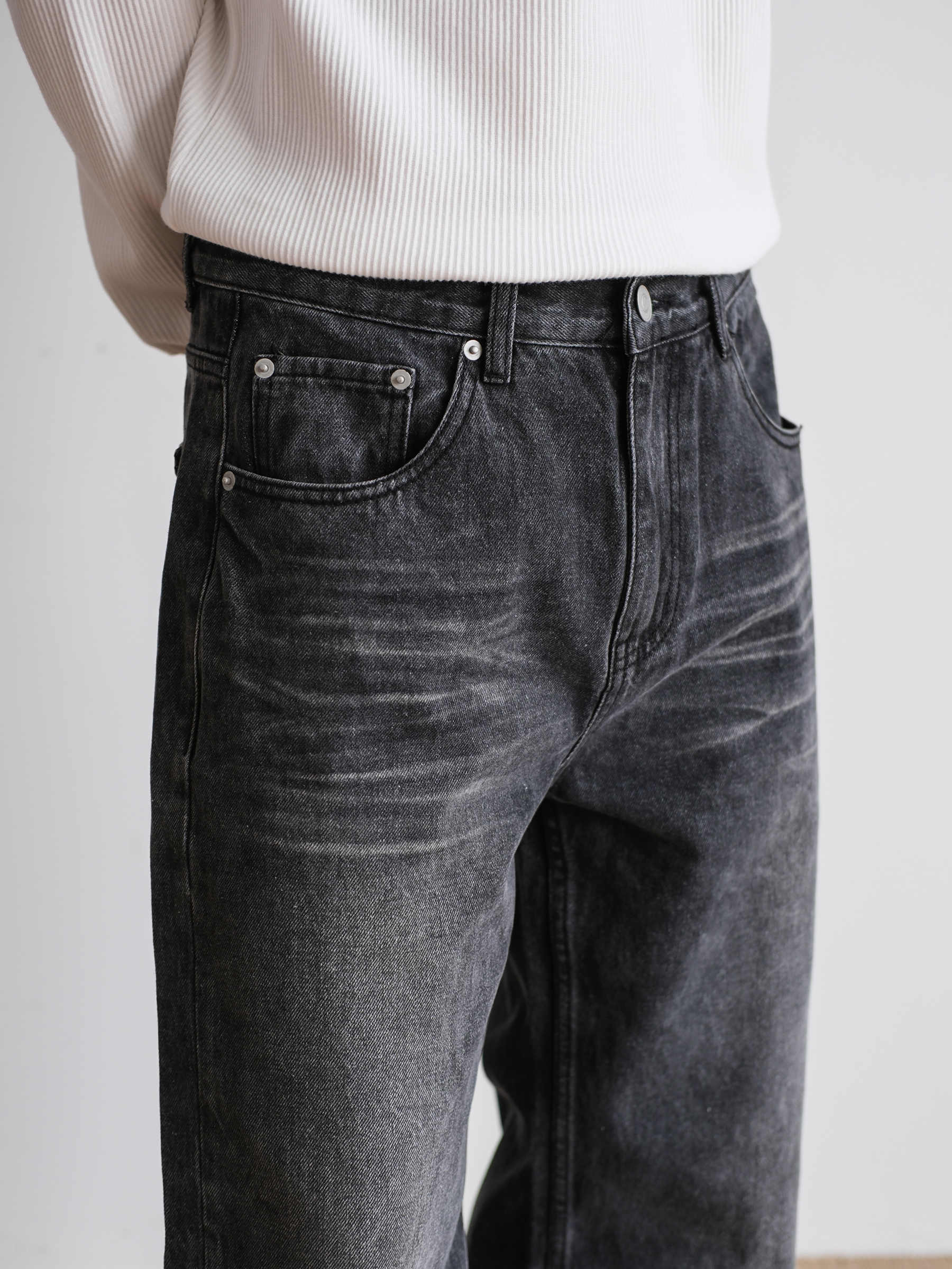 Straight Retro Black Washed Jeans